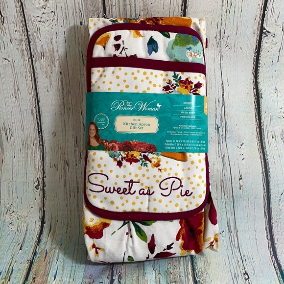 The Pioneer Woman Kitchen The Pioneer Woman Willow Apron Gift Set